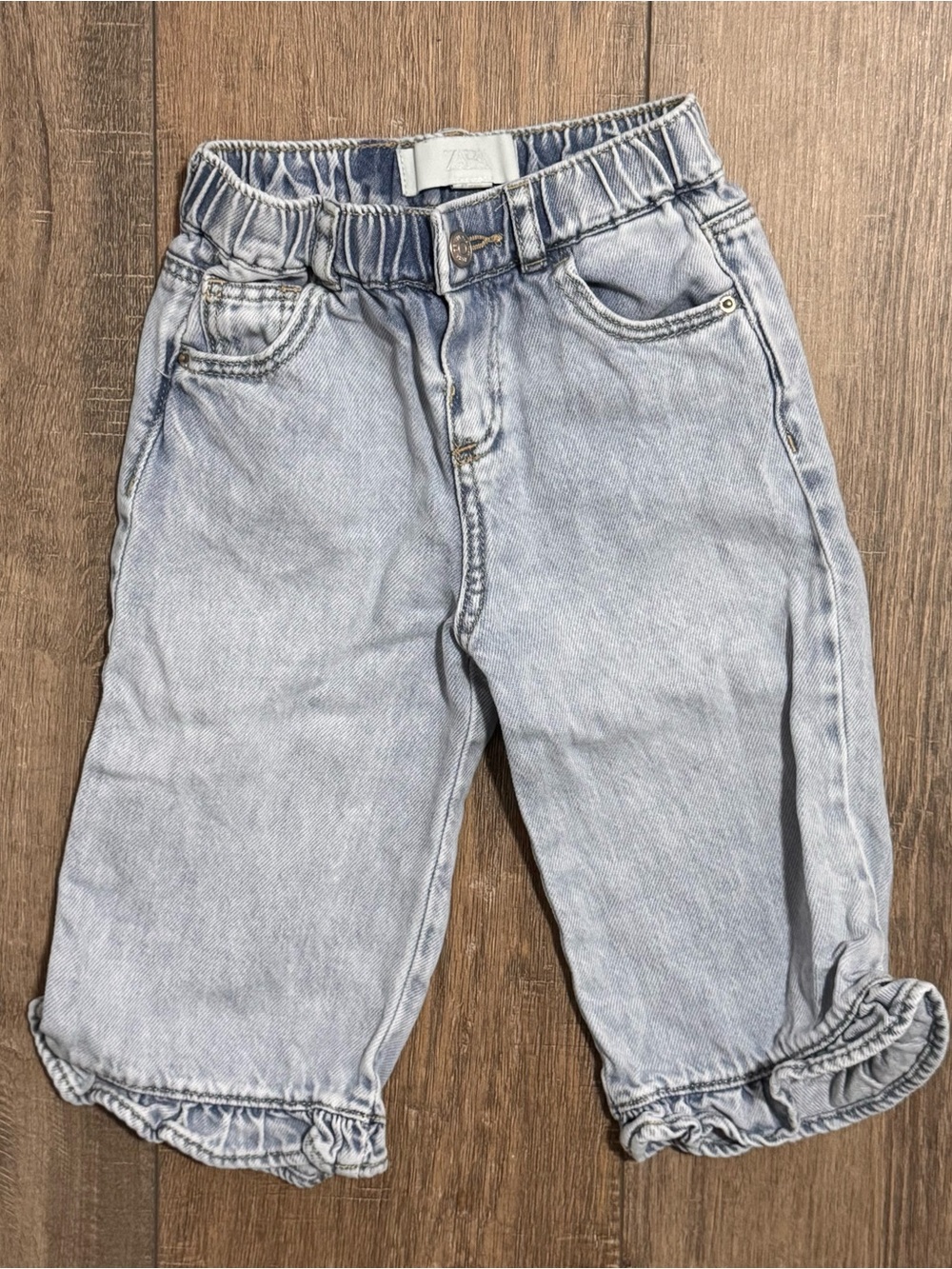 Zara Light Blue Denim Ruffle Hem Capri Jeans